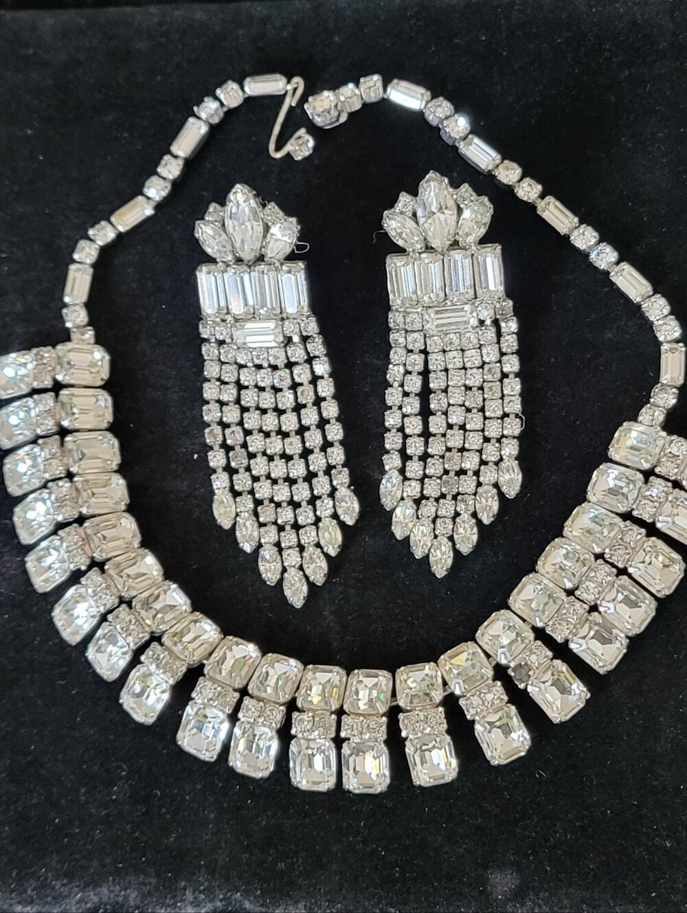 Vintage Weiss Silvertone Rhinestones  Statement Necklace and Tassel Earrings Set - Picture 2 of 8